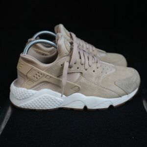 Nike Huarache size 8.5 women’s